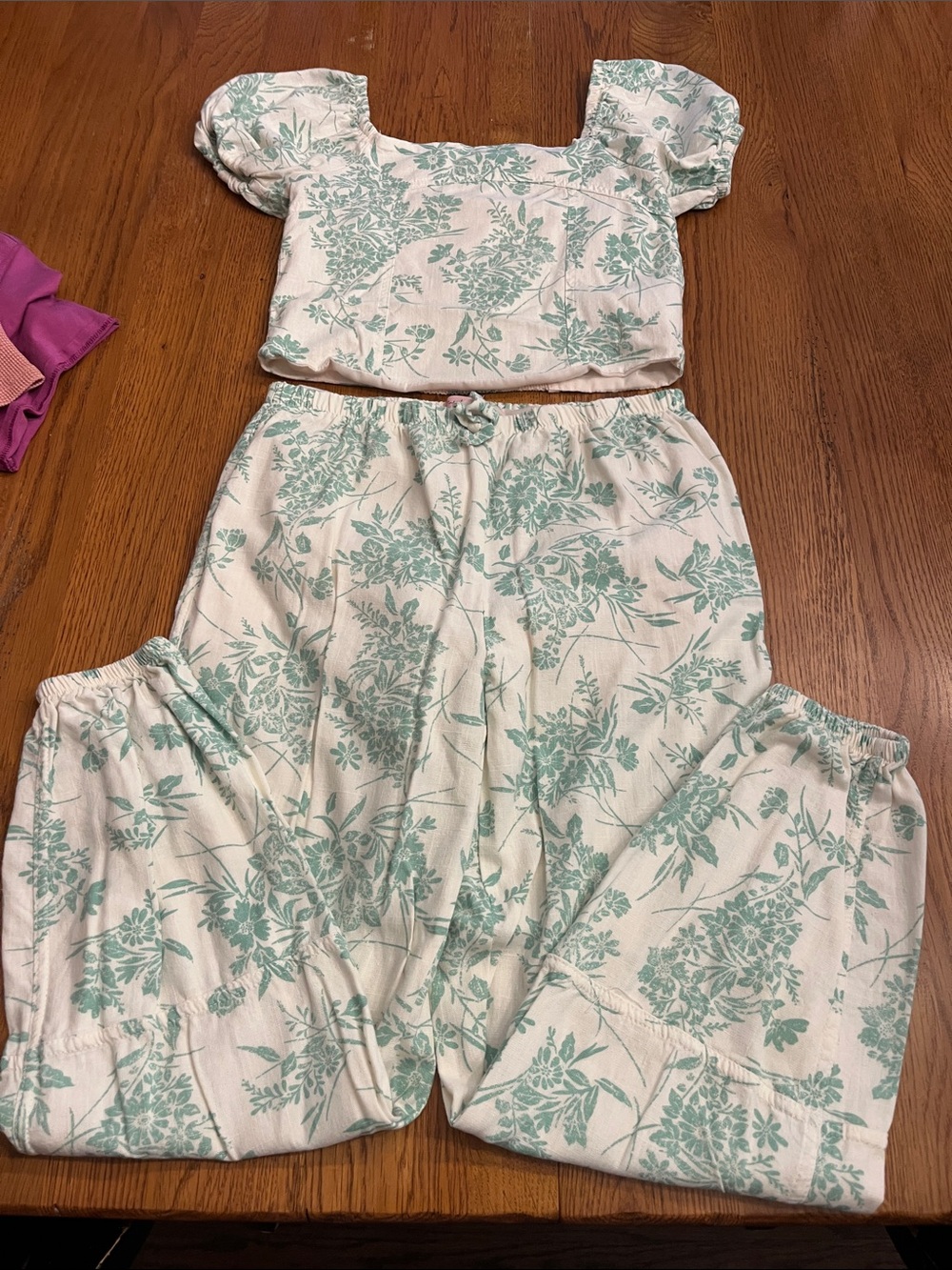 Floral Two-Piece Crop Top and Pants Set - Mint on Cream